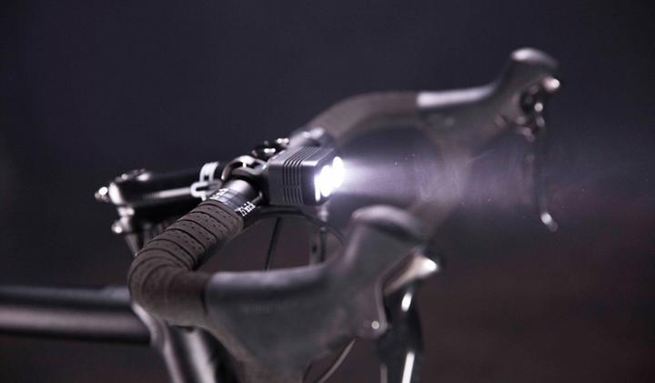 Actual product image knog. Blinder Road 250 + Road R70 Twinpack lighting set