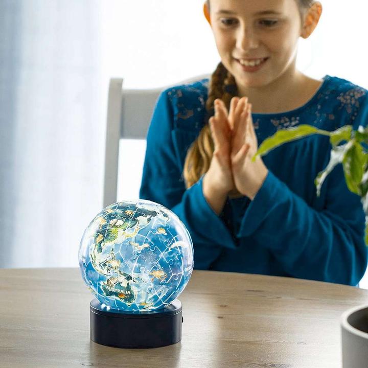 Actual product image Ravensburger Night light - Earth at night (72 pieces)