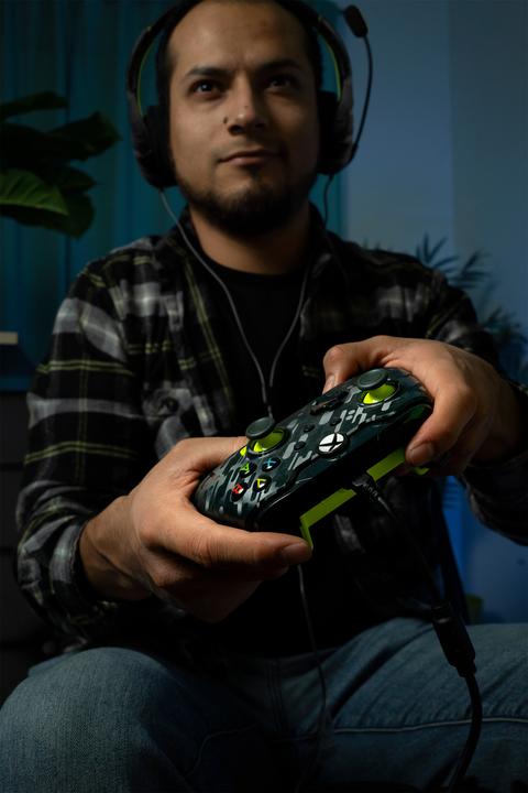 Actual product image PDP Wired Controller (PC, Xbox Series X, Xbox Series S, Xbox One S)