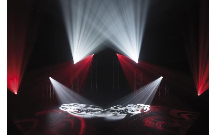 Produktbild Showtec Phantom 130 Spot (Moving Bar)