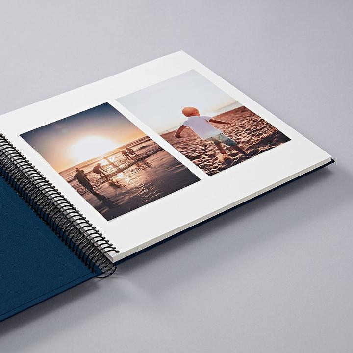 Produktbild Semikolon Fotoalbum 23 x 24.5 cm Blau, 40 cremeweisse Seiten (10 x 15 cm, 9 x 13 cm)