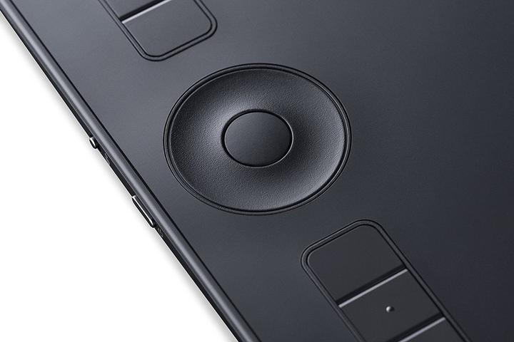 Actual product image Wacom Intuos Pro M, South (5080 lpi)