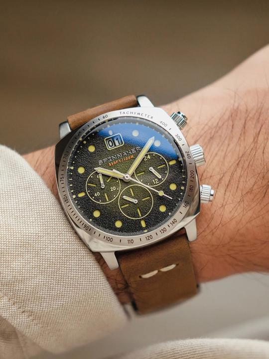 Actual product image Spinnaker SP-5068-02 Hull Chronograph 42mm 10ATM (Chronograph, 42 mm)
