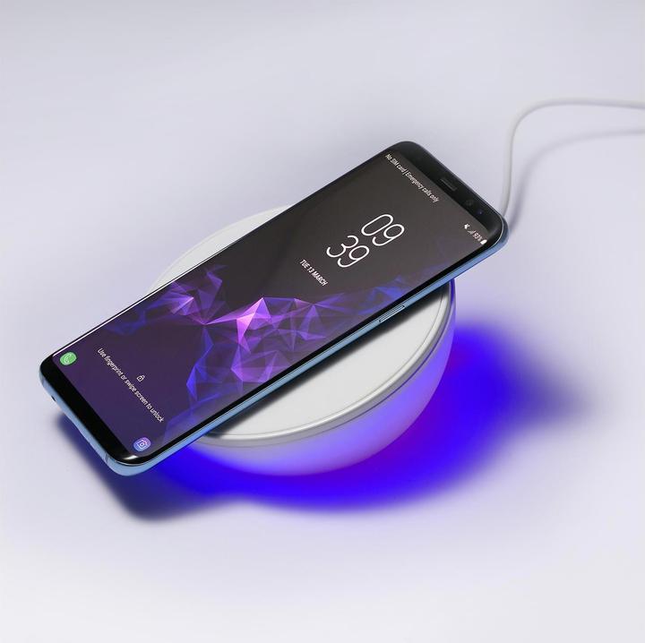 Produktbild 4smarts Wireless Charger VoltBeam N8 15W mit Uhr LED Lampe weiss