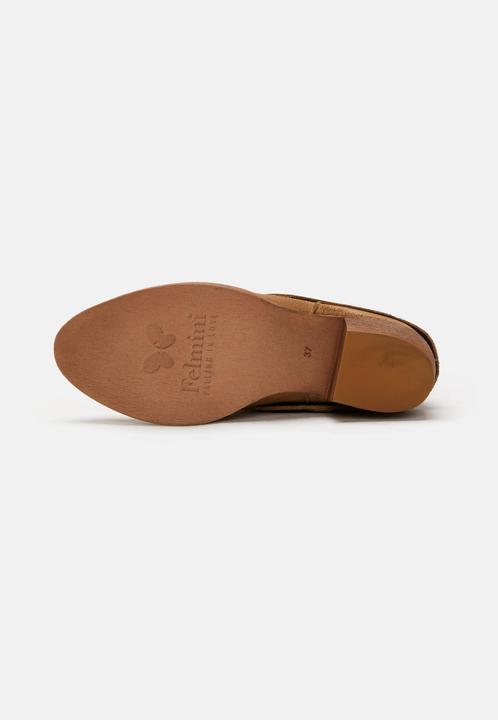 Image du produit Felmini Dresa C833, la botte de hauteur moyenne, se distingue par un mélange de sophistication et (36)