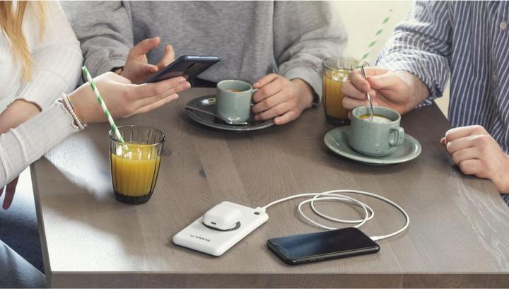 Actual product image Varta Wireless Power Bank (10000 mAh, 18 W, 18 Wh)