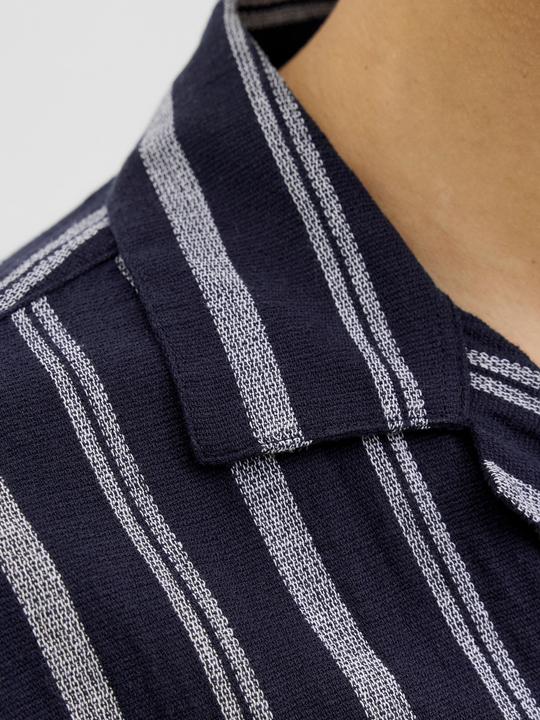 Actual product image Jack & Jones Jjeenzo Stripe Resort Shirt Ss Sn (XS)