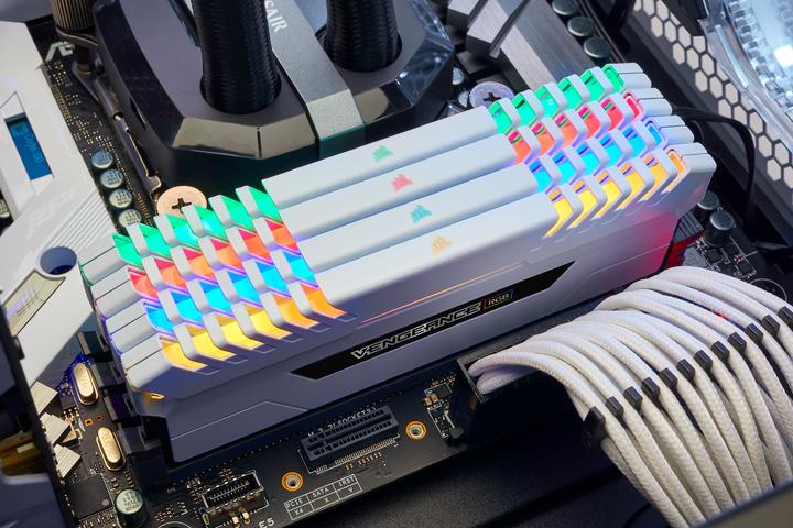 Actual product image Corsair DDR4 Vengeance RGB LED (2 x 8GB, 3000 MHz, DDR4-RAM, DIMM)