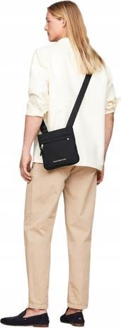 Actual product image Tommy Hilfiger The characteristic mini crossover shoulder bag (4% Polyurethane, 96% recycled polyester)