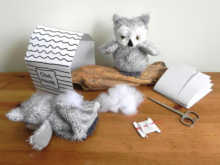 Actual product image Apples to Pears Gift in a Tin - Sew me up OWL - Gift Box