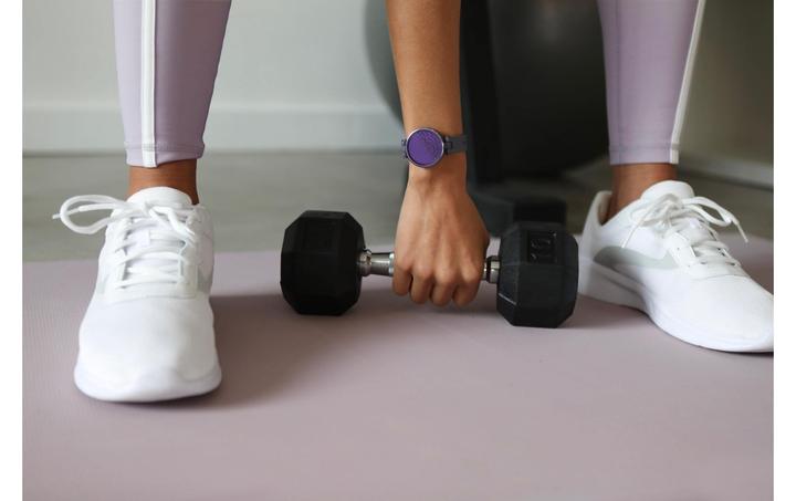 Produktbild Garmin Lily Sport (34.50 mm)