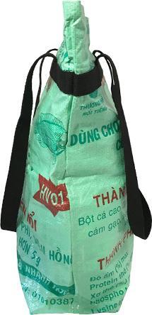 Produktbild Bekos Upcycling - Grosse Einkaufstasche aus recycelten Fischfuttersäcke leuchtgrün