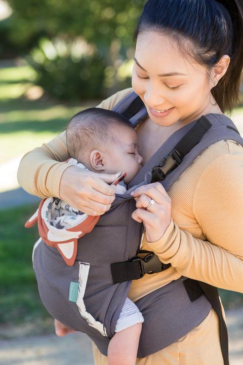 Image du produit Infantino Cuddle Up Porte-bébé ergonomique avec capuche (renard)