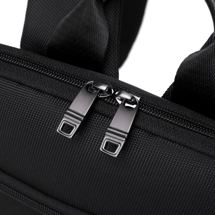 Actual product image Misura Laptop and portable monitor backpack 10L with USB-C charging port