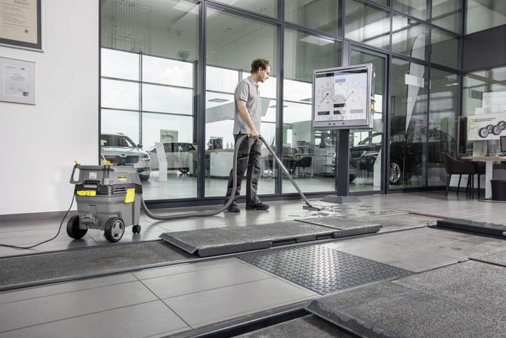 Produktbild Kärcher Professional 30/1 Ap L (Nass-Trockensauger)