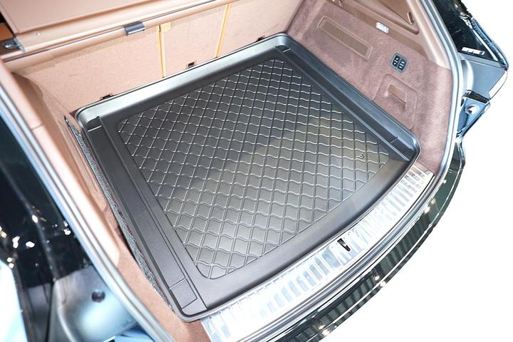 Actual product image Aristar Boot liner for Porsche Cayenne III E-Hybrid from 2018