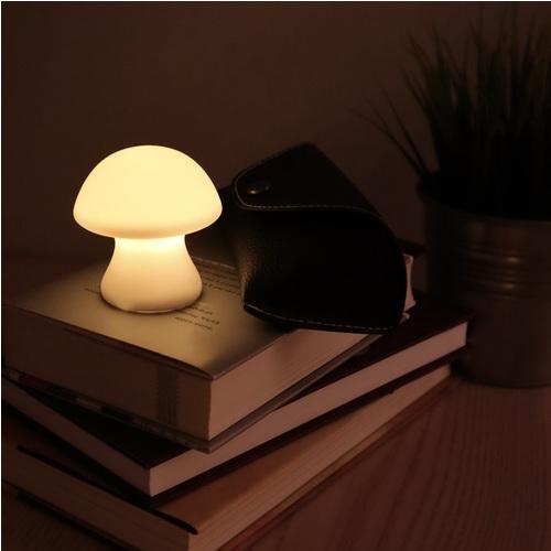 Actual product image Kikkerland Medium Mushroom Light