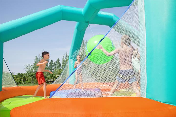 Produktbild Bestway aufblasbares Spielcenter Dodge & Drench Water Park, 4,5 x 4,5 x 2,68 m, 53383