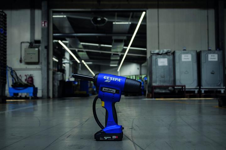 Actual product image Gesipa AccuBird Pro battery-operated blind riveter, type: CAS
