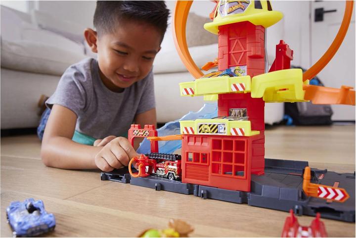 Actual product image Hot Wheels HW City Super Fire Station