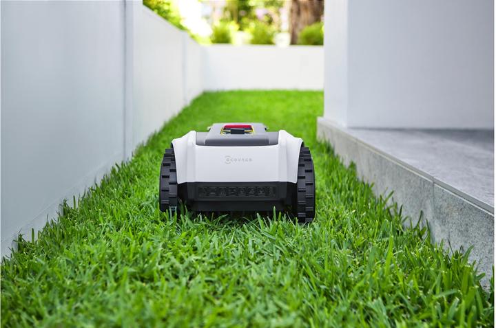 Actual product image Ecovacs Goat O800 RTK (800 m², Without boundary wire)