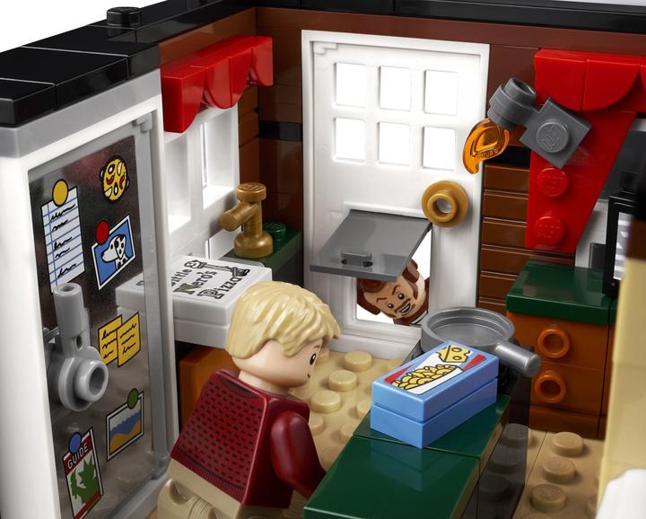 Immagine prodotto LEGO Home Alone (21330, LEGO Ideas, Set LEGO rari)