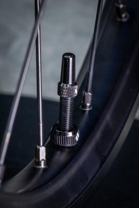 Produktbild Muc-Off V2 Tubeless Ventil Kit, 80mm