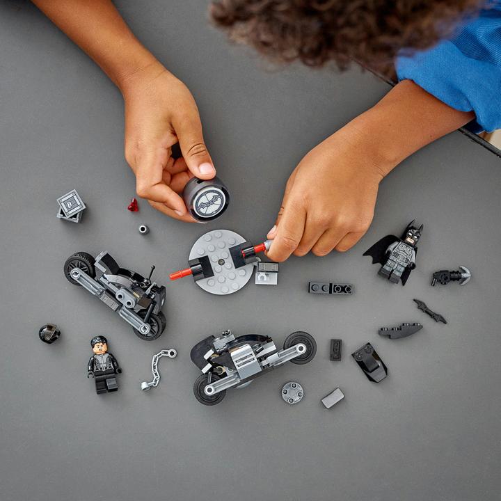 Image du produit LEGO Batman et Selina Kyle : course-poursuite à moto (76179, LEGO DC)