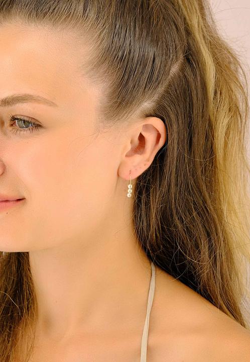 Actual product image Muau Earrings (750 freshwater pearl)