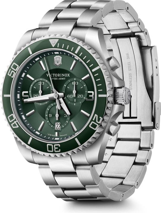 Actual product image Victorinox Maverick Chrono 43, GRN dial, GRY SST br (Chronograph, 43 mm)