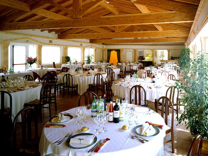 Actual product image Smartbox Valentine's Day: 2 days in a 3* or 4* hotel with dinner and spa for 2 lovers (2 pers.)