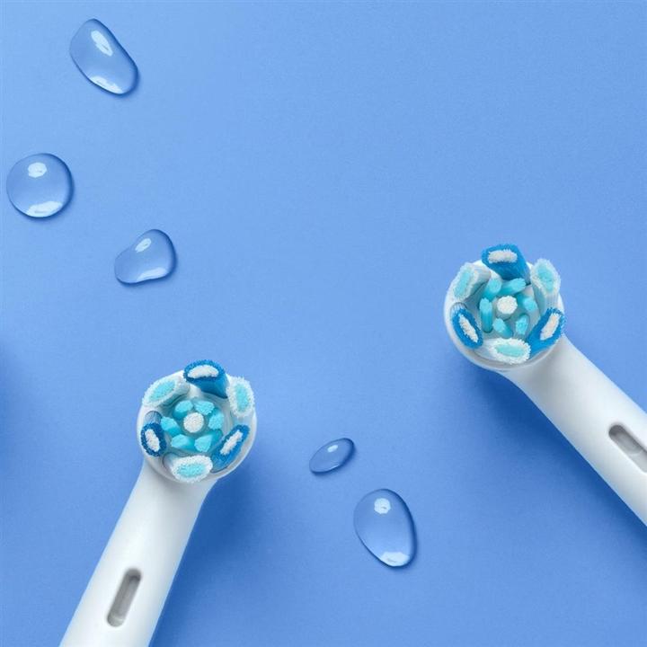Actual product image Oral-B BRAUN iO CW-4 Ultimate Clean White (4 x)