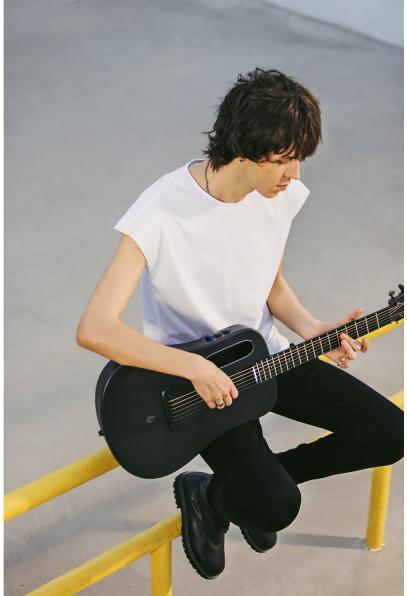 Actual product image Lava Music Guitar Me Air 36 inch Space Black (Acoustic guitar set, Carbon fibre)
