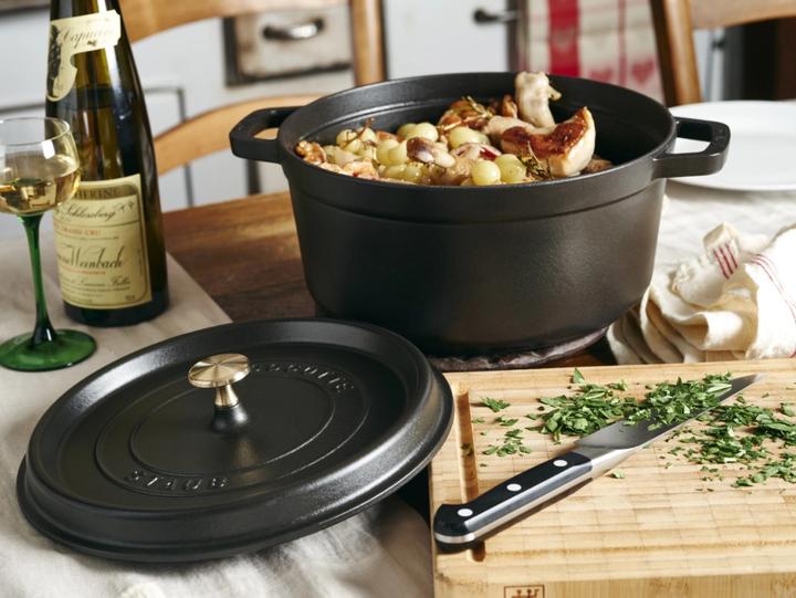 Actual product image Staub La Cocotte (24 cm, Casserole + Stewpot, Cast iron)