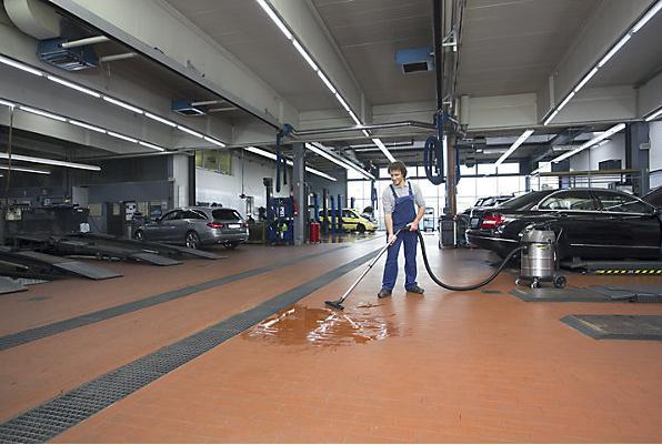 Actual product image Kärcher Wet/dry vacuum cleaner NT 70/2 Me Classic (Wet dry vacuum cleaner)
