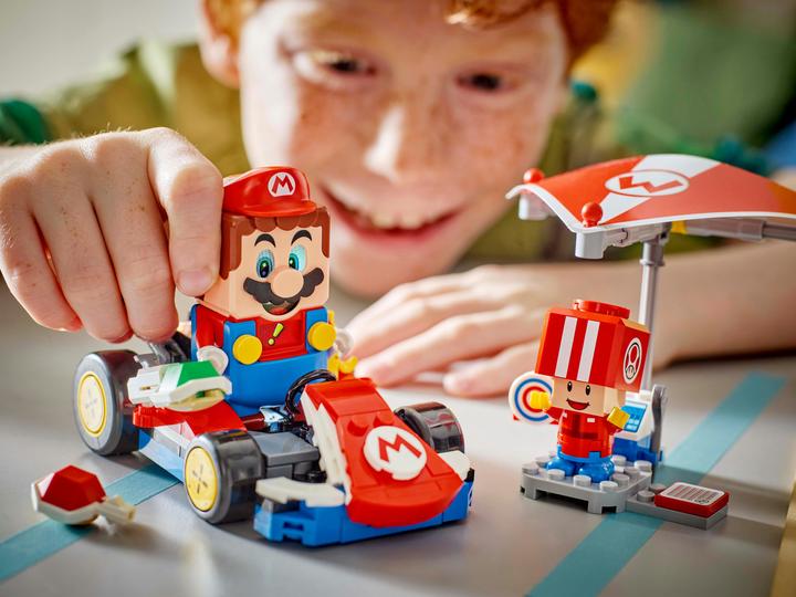 Actual product image LEGO Mario Kart - Standard Kart (72032, LEGO Super Mario)