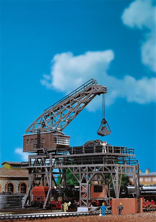 Image du produit Faller Modèle très réaliste, complet avec soute à charbon, soute surélevée (190 mm) et grue à portique (art