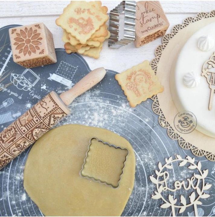 Produktbild ScrapCooking Teigroller mit Prägung "Xmas" 39cm