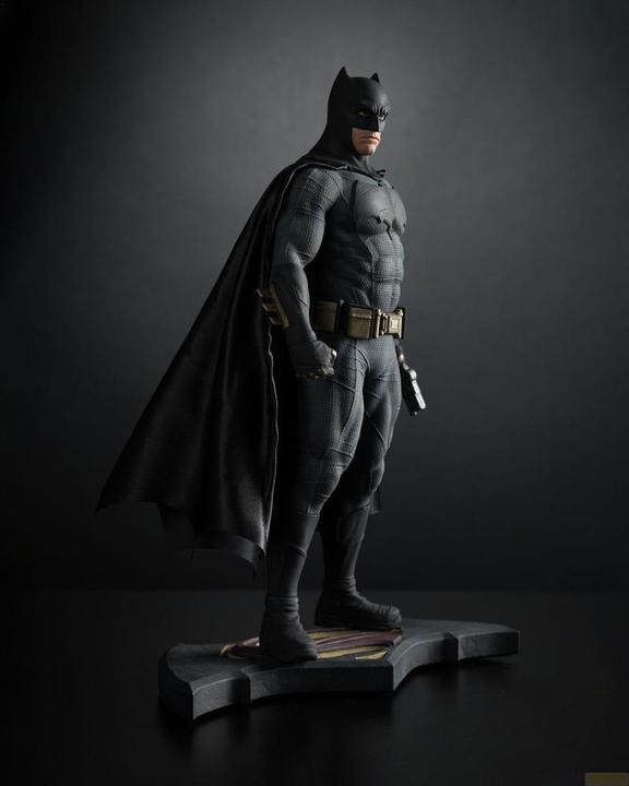 Actual product image DC Direct Batman v Superman: Dawn of Justice Statue 1/6 Batman 32 cm