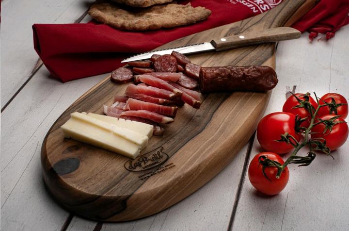 Produktbild Das Brettl Montiggler Schneidebrett aus Nussbaumholz