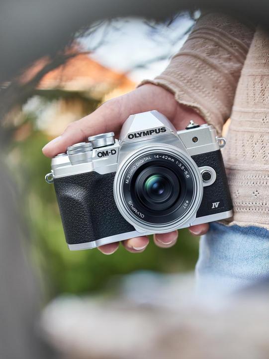 Productafbeelding Olympus OM-D E-M10 Mark IV Pannenkoekenpakket (14 - 42 mm, 20 Mpx, Micro Vier Derde)