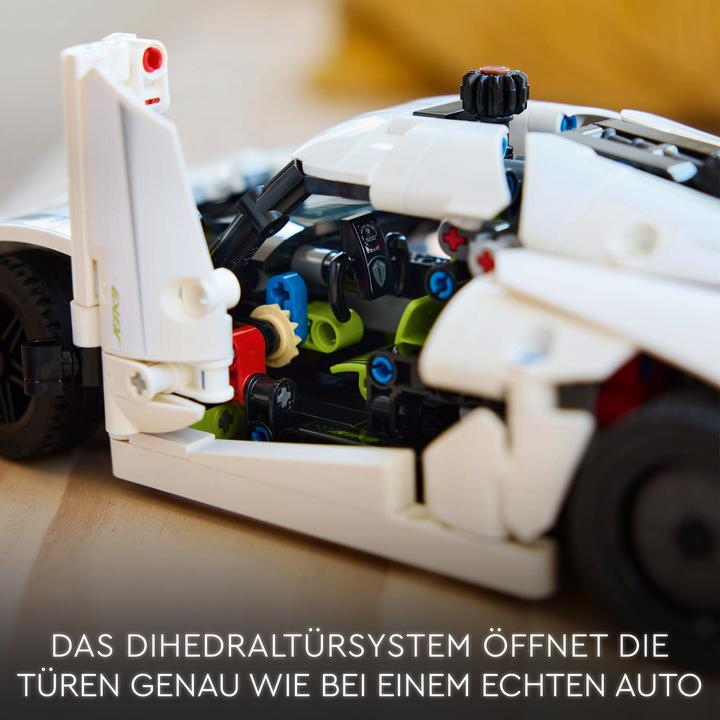 Actual product image LEGO Koenigsegg Jesko Absolut (42184, LEGO Technic)