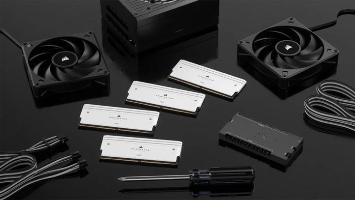 Produktbild Corsair Dominator Titanium (2 x 16GB, 7000 MHz, DDR5-RAM, DIMM)