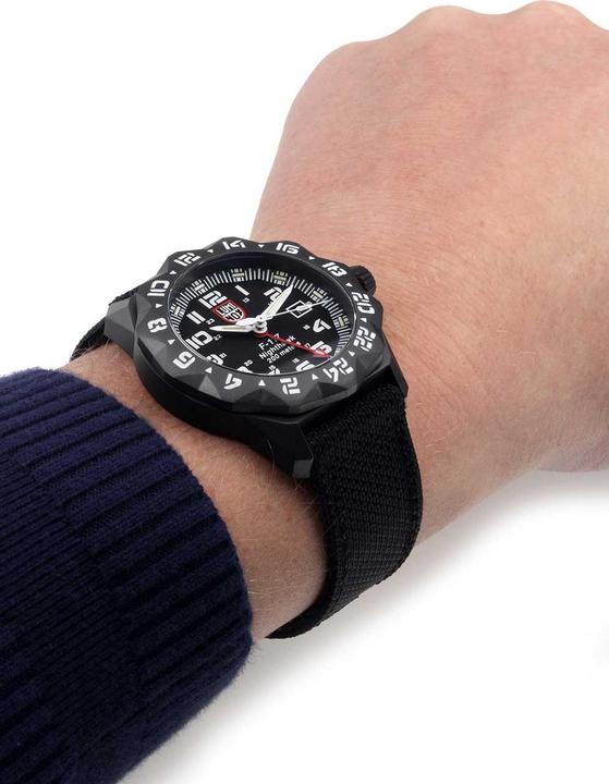 Produktbild Luminox F-117 Nighthawk 6400 Series (Analoguhr, Taucheruhr, Swiss Made, 44 mm)