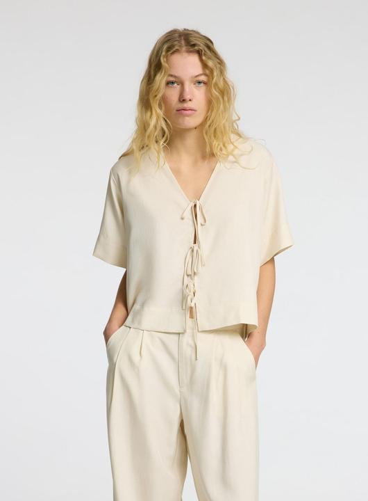 Actual product image Selected Femme Vorn gebundene Top mit V-Ausschnitt (40)