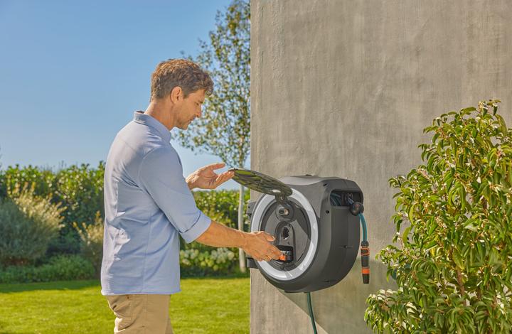 Actual product image Gardena PowerRoll XL 18V white 35 m cordless wall-mounted hose box (35 m)