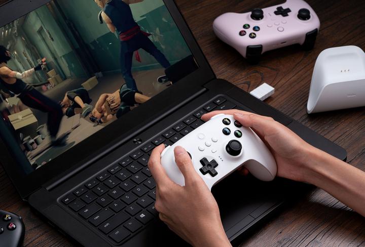 Image du produit 8bitdo Ultimate Controller avec station de chargement (Switch, PC)