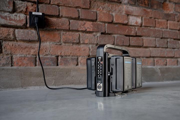 Actual product image Newell Four-channel charger BP-4CH for V-Mount batteries (Charger)