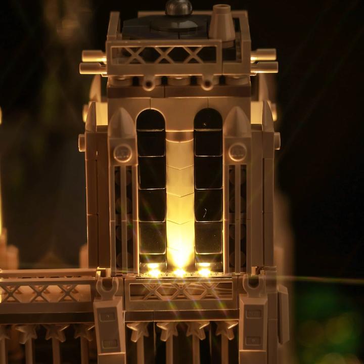 Produktbild BrickBling LED Licht Set für LEGO Notre-Dame de Paris (21061) inkl. Fernbedienung