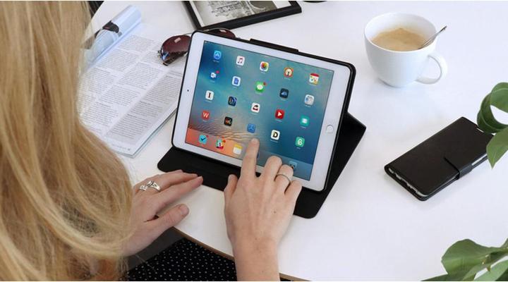Actual product image Mobiparts Classic Folio Case Apple iPad Mini 4/ Mini (2019) Black (IPad Mini 4)